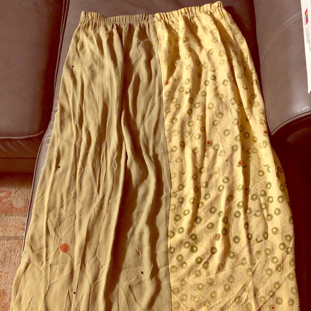Staley Gretzinger designed this very unique skirt.